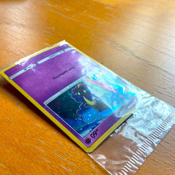 Pokémon 2017 NM Cosmog Toysrus Promo Card Holo 64/149 - Picture 3 of 3